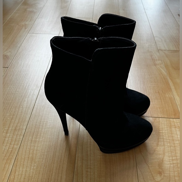 All suede and leather. B2 (Browns) heels - made in Italy. Size 8. Pre-loved. - Picture 4 of 7